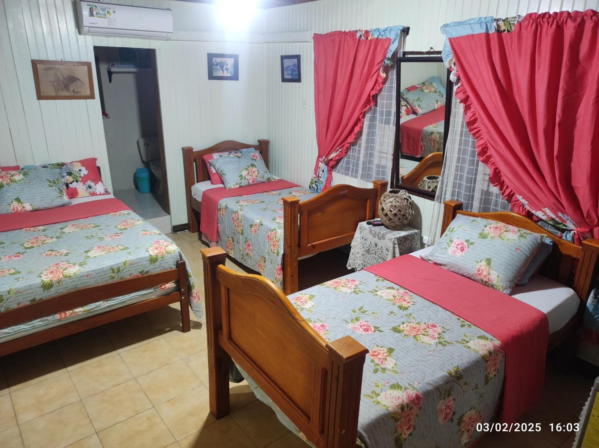 Posada Nativa Miss Trinie San Andres  Bagian luar foto